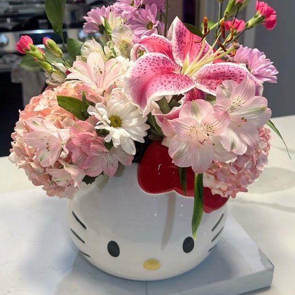 Hello Kitty - Picture 1 of 2